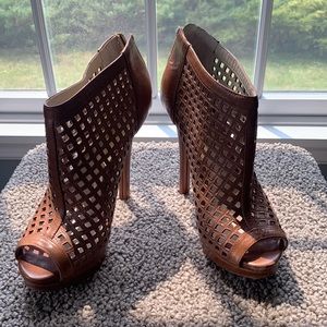 Micheal Kors leather heels